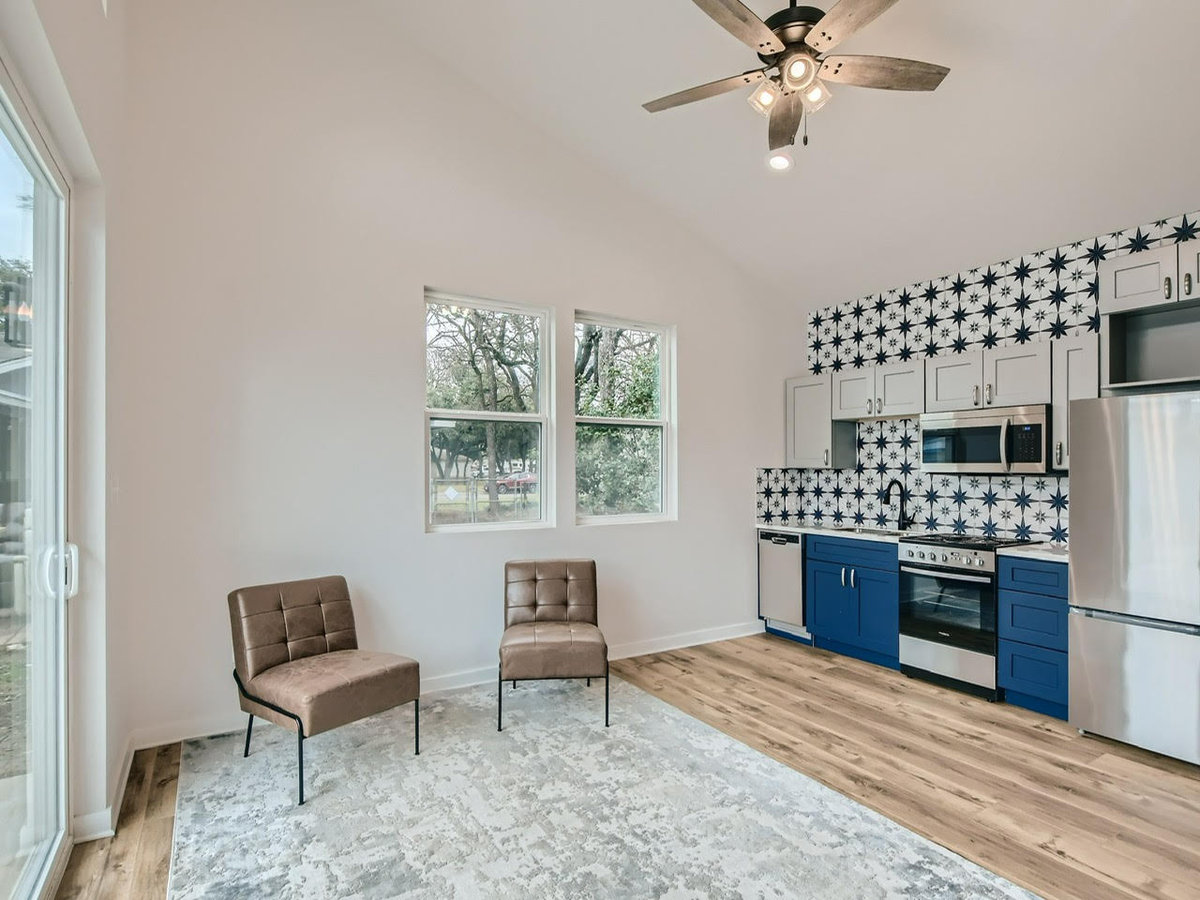 Cedar Park Casita — photo 5